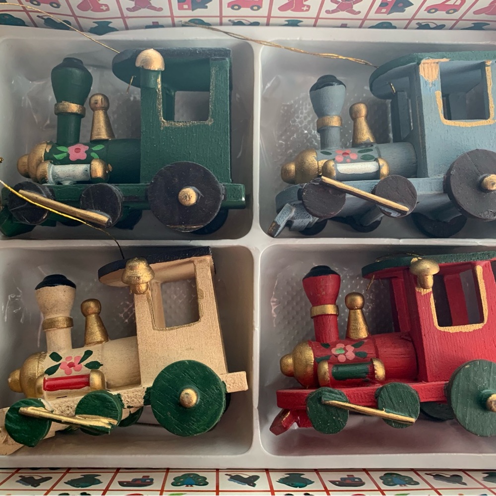 Set of 4 Vintage Wooden Hand Painted Old Fashioned Train Christmas Ornaments